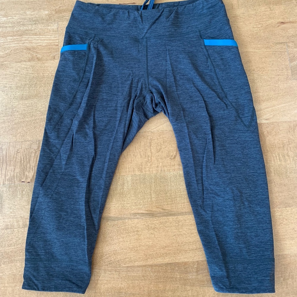 Patagonia lightweight "Diversifly" capris with side pockets, xs, EUC
